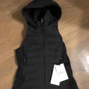 NWT Lululemon Extra Mile Vest Black Size 6